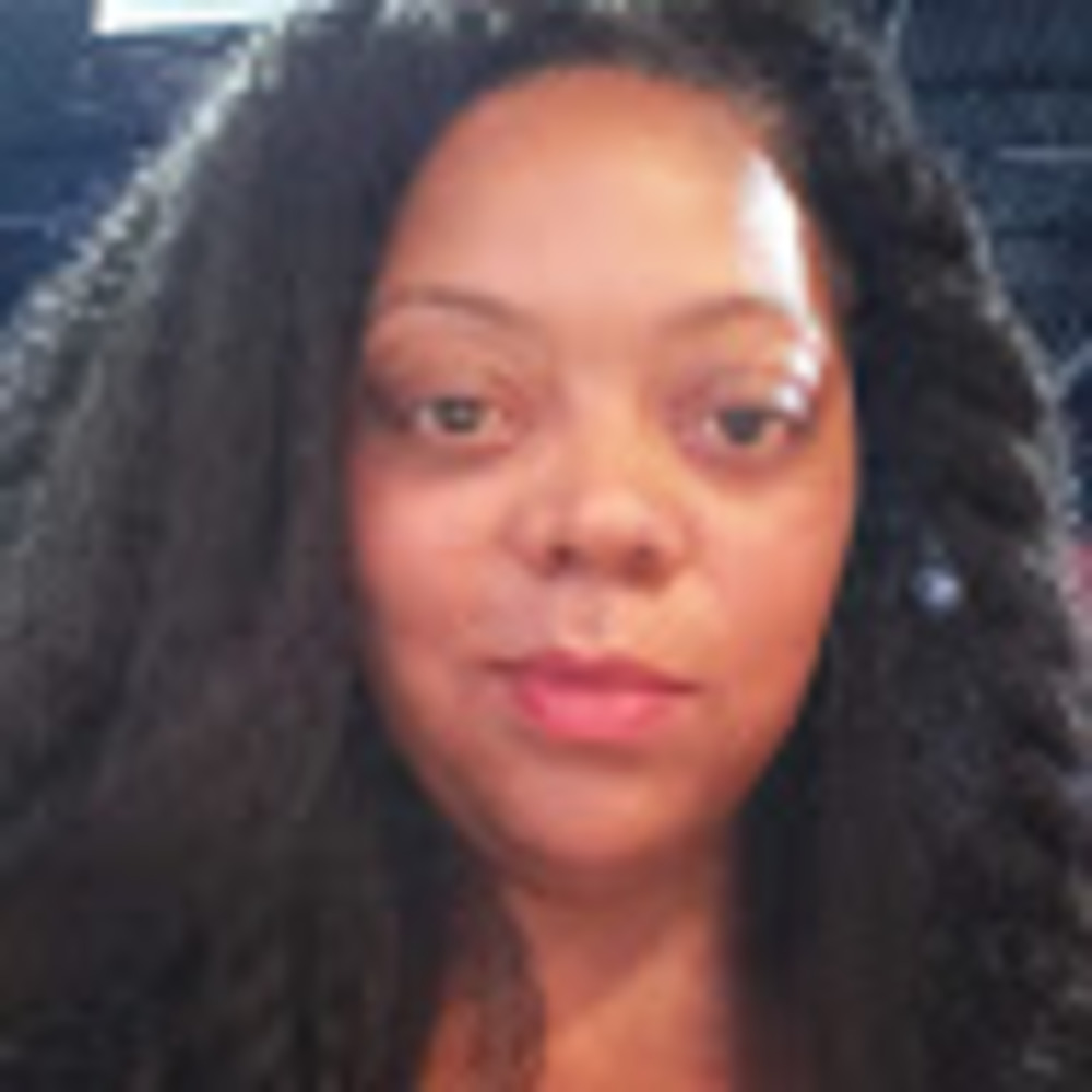 Meet your Posher, Yvette